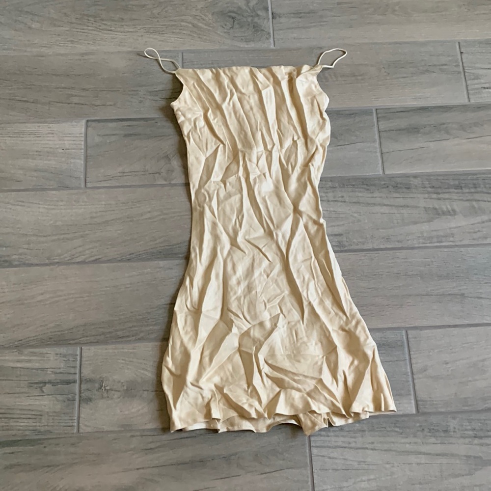 Manuri tan dress